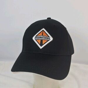 International Trucks Basic Lightweight Twill Black Ajustable